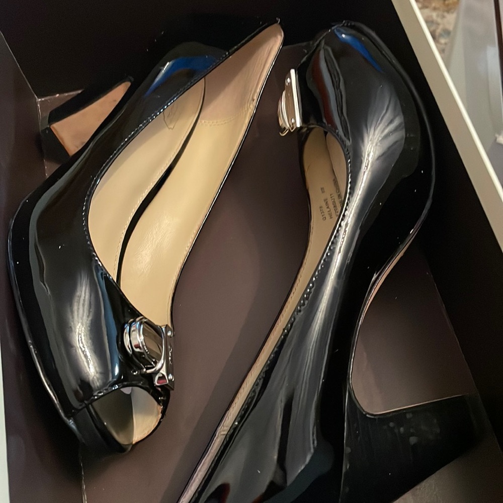 Coach pumps